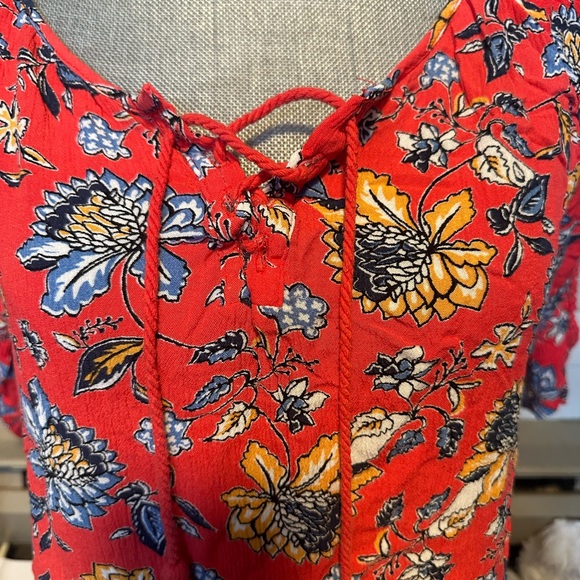 ⭐️ 3 for $20.00 SALE Women’s blouse - Picture 2 of 4